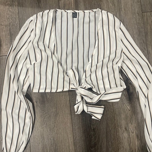 SHEIN Monochrome Striped Tie-Front Blouse - Picture 1 of 2